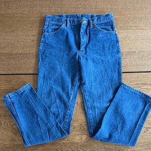 Wrangler - like new - size 30 x 32 denim jeans